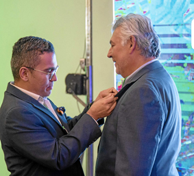 Fotos | Fenalco Caldas | LA PATRIA    Jhon Alexánder Alzate Quiceno, alcalde encargado de Manizales, entregó Nota de Estilo a Ja