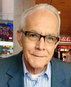 Despidiendo a un esposo y padre inolvidable con la gratitud, tranquilidad y amor que cada día serán nuestra luz y guía. Deseamos