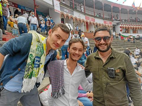 Foto|Hermes Andrés Villamizar|LA PATRIA      En la quinta corrida de la Feria de Manizales, asistieron al tendido joven: Lucas G