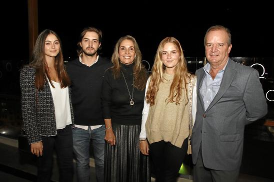 Sara Ocampo, Juan Jose Restrepo Gomez, Clemencia Gomez Botero, Isabel Restrepo Gomez y Nicolás Restrepo Escobar.