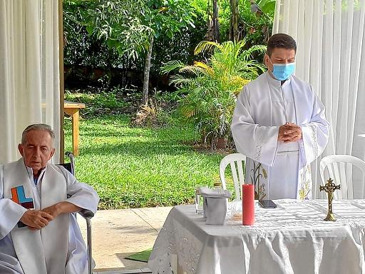La misa fue celebrada por el prior provincial de los Dominicos para Colombia, el sacerdote manizaleño fray Diego Orlando Serna S