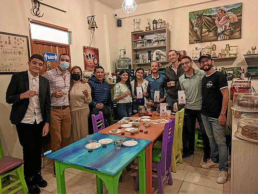 Inauguran café