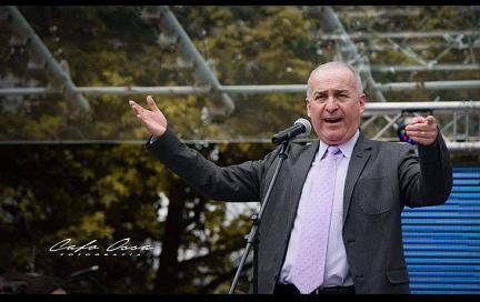 Primer aniversario del fallecimiento del maestro Carlos Arturo Marín Grisales. Su familia invita a la celebración de los siguien