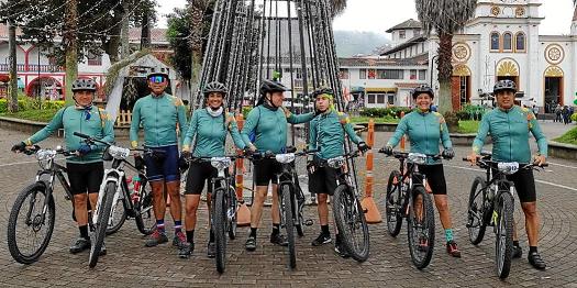 Otoñales, grupo de amigos amantes de la bicicleta y de la naturaleza, llevan por lo menos dos años recorriendo las carreteras de