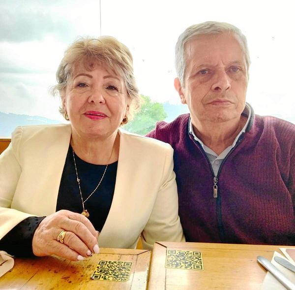 Foto | Lector | LA PATRIA    Guillermo Salgado y Gloria Inés Cabra, celebraron sus 50 años de matrimonio. Sus familiares les des