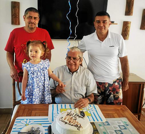 Carlos Eduardo Acevedo, Zara Valencia Acevedo, Carlos Acevedo Alvarado y Mauricio  Acevedo.