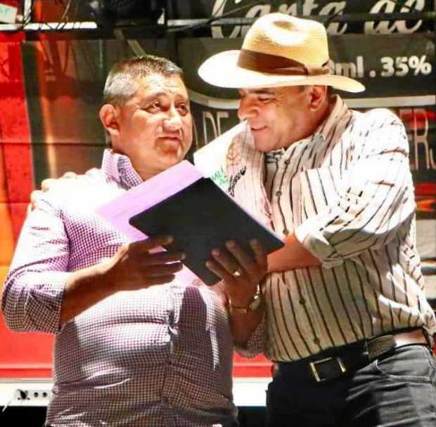 Foto | Cortesía | LA PATRIA     En el marco del Encuentro Nacional de Arriería, Miguel Alcides Quinchía, recibió la Orden del Ma