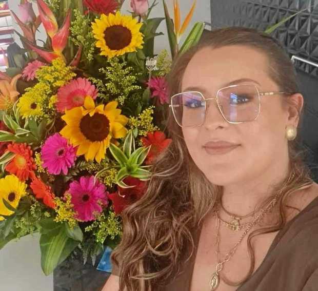 Luisa Fernanda Hincapié de Escobar, celebro sus 34 años acompañada de sus hijas, Valentina, Sophía, y el cariño de su esposo, Jo