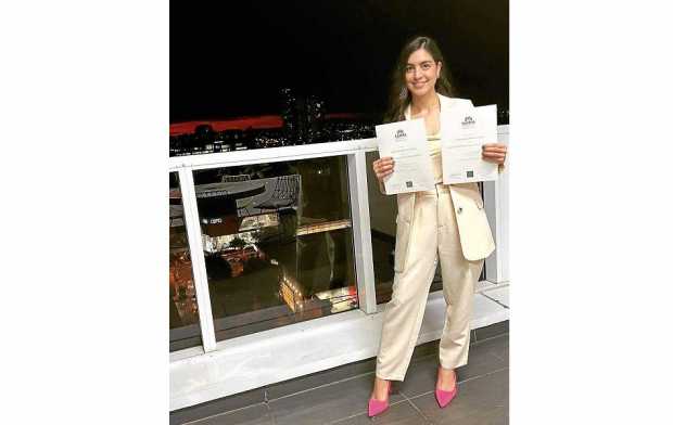 La psicóloga Erika Ramírez Vélez, nacida en Manzanares,logra dos títulos en Australia: Magister en gerencia en recursos humanos 