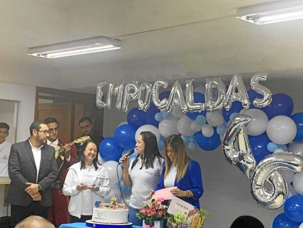 En la celebración de los  46 años de Empocaldas, se le realizó la despedida a Rubiela Martínez Blandón quien se va a disfrutar d