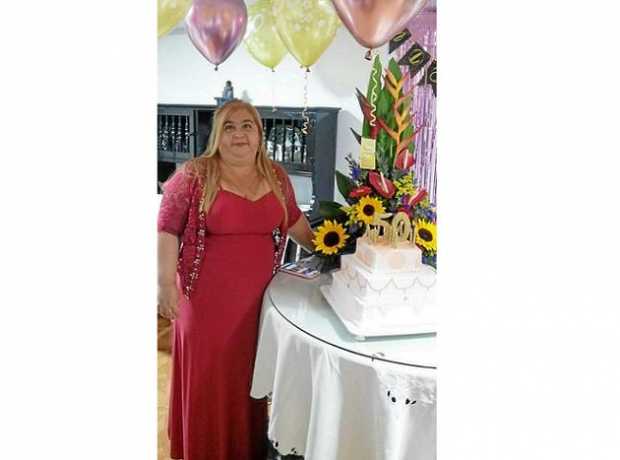 Claudia María García Aristizábal en sus 50 años le celebraron el cumpleaños sus Familiares y amigos. ala agasajada le llevaron s