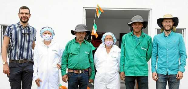 En el Bajo Tablazo esta Vegetable, esta empresa nace con la ayuda de Presidencia de la república, Fondo Emprender y el Sena. Est