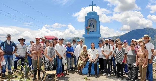 Con el párroco nacido en Manzanares Ramiro Tabares se cumplió la “Peregrinata número 11”, el lunes 14 de este mes, desde el corr
