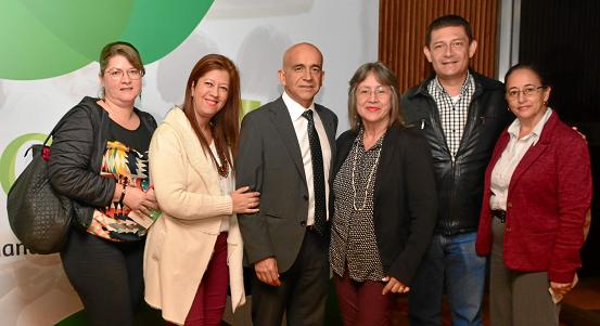 Angela María Cadavid, Adriana Vargas, Duván Emilio Ramírez Ospina, rector U. de Manizales; Marleny Cardona Acevedo, Alejandro Lo