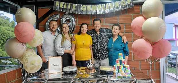 La apreciada dama villamariana Gabriela Franco Narváez de Escobar, el domingo 15 de mayo 2022, cumplió 69 años de vida, rodeada 