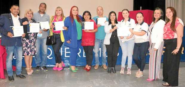 Mejores empleados niveles asistencial, técnico y profesional, carrera administrativa, provisional, de libre nombramiento y remoc