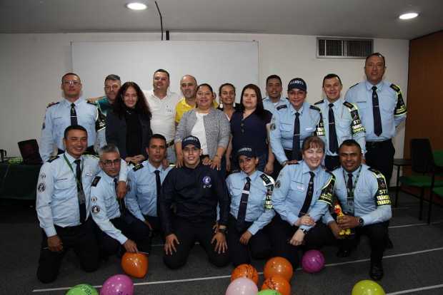 El programa clima laboral de la Secretaría de Movilidad de Manizales hizo una integración en el Teatro Los Fundadores con los ag