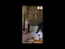 Arquidiócesis de Manizales cataloga como "acto profano" el desnudo de un hombre en la Catedral