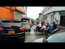 Celebración de los 126 años de la Policía provoca tráfico en el Centro de Manizales