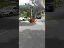 Se incendió una moto cerca de Expoferias