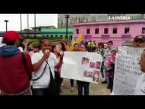 Invasores de El Guamo protestaron frente de la Alcaldía de Manizales