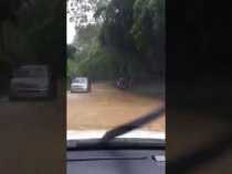 Algunas vías en Manizales se inundaron con la lluvia