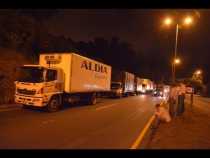 Así es una caravana escoltada durante el paro camionero