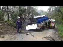 Remueven bus del Arauca que rodó en la vía Pácora-Salamina