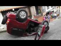 Volcamiento de campero en La Enea