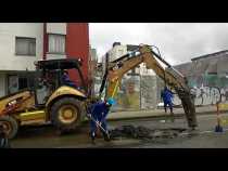 Atienden daño de tubería en la Avenida Santander, cerca de la Clínica de La Presentación