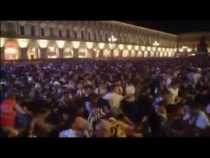 Estampida en la plaza de San Carlo en Turín, Italia. Aficionados de la Juventus y Real Madrid.