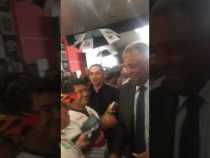 Aficionados del Once Caldas le dan la bienvenida a Pacho Maturana