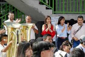 La ministra de Educación, María Victoria Angulo, entregó esta semana en Caldas los colegios San Francisco, de Chinchiná, y Abrah