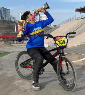 El bicicrosista caldense Samuel Valencia, de 11 años, ganó el pasado fin de semana en Lima (Perú), el Suramericano de ese deport