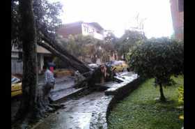 Efectos aguacero en Medellín