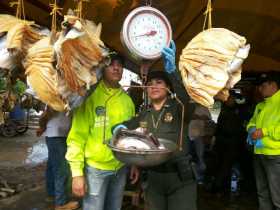 El operativo se realizó el puerto pesquero de La Dorada.