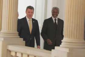 Juan Manuel Santos y Kofi Annan. 