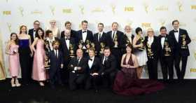 Parte del elenco de Juego de Tronos en los Emmy. 