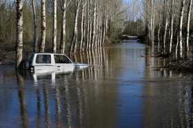 Carreteras y líneas de tren en Portugal están cerradas por inundaciones