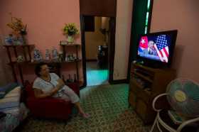 Cubanos estuvieron pendientes de las palabras de Obama. 