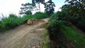 Campesinos no han podido trasladar sus cultivos de espárrago y aguacate por mal estado de la vía. 