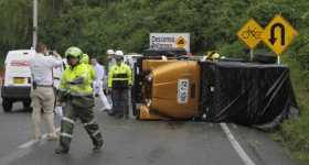 Foto | Martha E. Monroy | LA PATRIA El campero que se volcó ayer llevaba nueve pasajeros. 