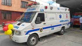 Donaron ambulancia Chinchiná. La familia Jaramillo Cote entregó en donación una ambulancia para el Cuerpo de Bomberos, que lleva