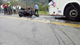 En el accidente que ocurrió en la vía a Letras murió una persona y otra resultó herida.