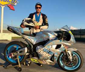 El motociclista manizaleño Carlos Henao sumó su tercer título en Estados Unidos