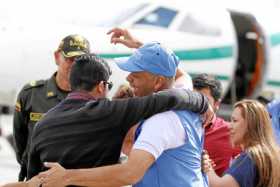Herney López llegó ayer a las 3:00 de la tarde a Bogotá, tras su liberación.