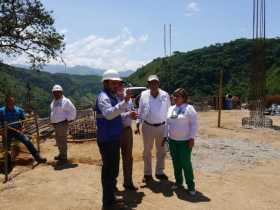 Es hora de cemento para colegios de Chinchiná, Risaralda y Arauca (Palestina) 