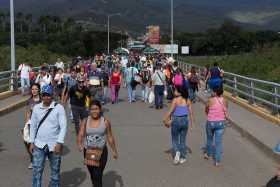 Venezolanos frontera con Colombia