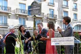 El presidente Santos acompañó a la alcaldesa de París, Anne Hidalgo, a inaugurar la Plaza Gabriel García Márquez, ubicada en la 