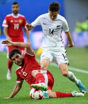 Rusia ganó con facilidad el partido inaugural al derrotar a la débil Nueva Zelanda (2-0) 